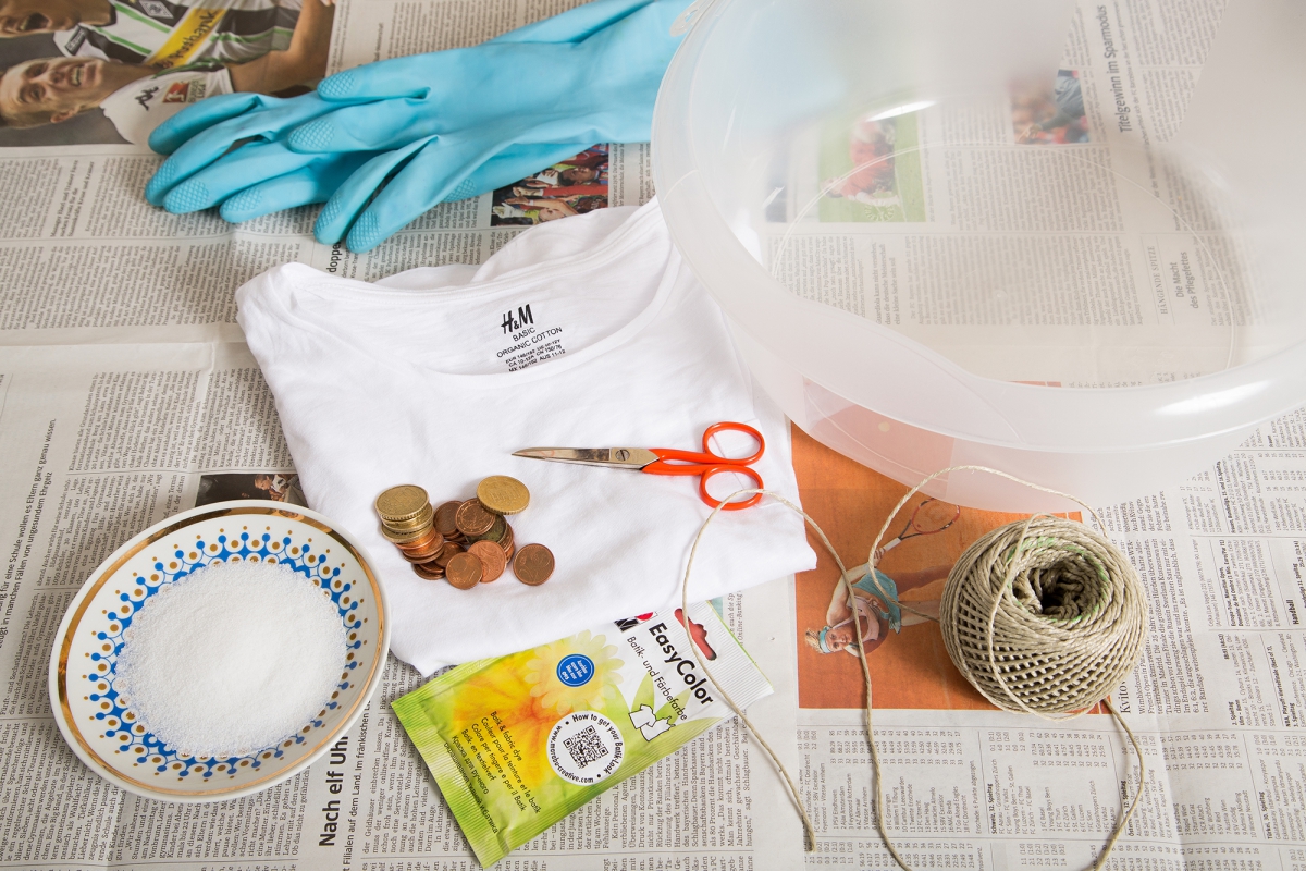 Kostenlose Anleitung TShirts färben und batiken kinitti.de